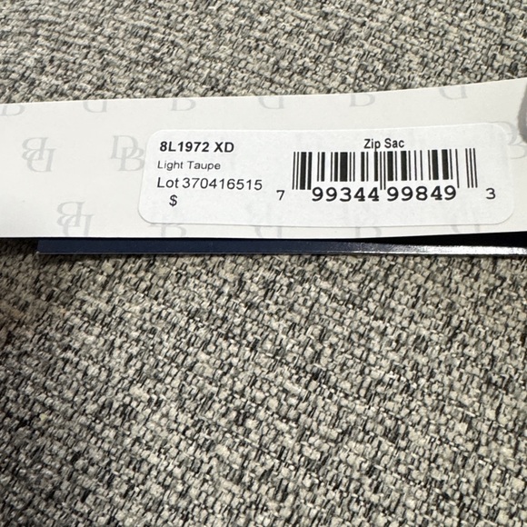 NWT - Dooney & Bourke beautiful Florentine leather - Picture 13 of 13